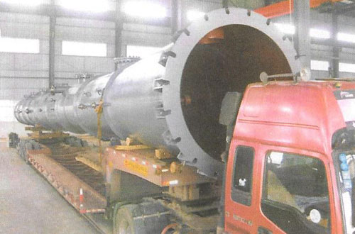 无锡市南泉健民药化专用设备厂主要生产甲乙醇回收设备，刮板式薄膜蒸发器，冷凝结晶刮片机，树脂设备，螺旋板式换热器，列管式冷凝器等。塔设备具有一定形状（截面大多是圆形）、一定容积、内外装置一定附件的容器。塔设备是石油、化工、医药、轻工等生产中的重要设备之一，在塔设备内可进行气液或液液两相间的充分接触，实施相间传质，因此在生产过程中常用塔设备进行精馏、吸收、解吸、气体的增湿及冷却等单元操作过程。